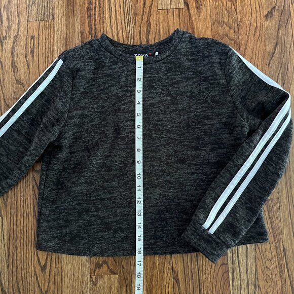 Zoya Women's Women's Grey with White stripes Soft top Size 2 - Picture 7 of 7